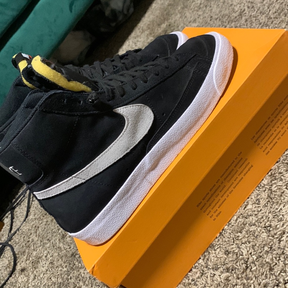 Mens Nike blazer 77 suede great condition lots of life